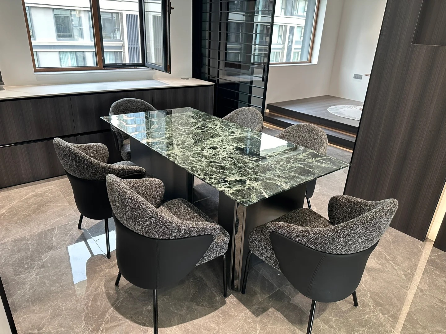 How to Choose a Quality Marble Table?
