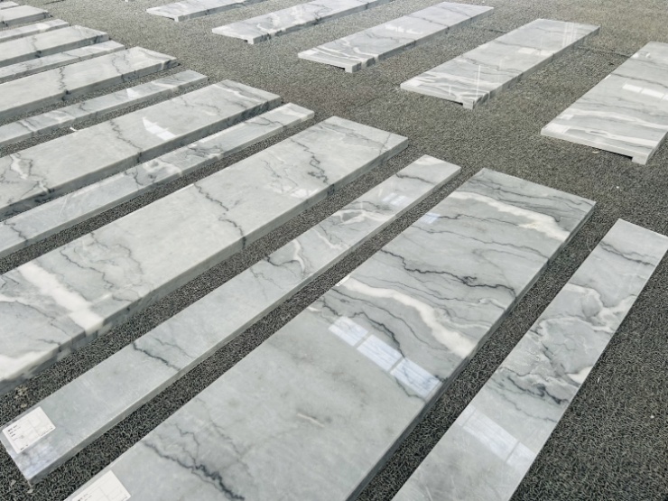 Marble or Sintered Stone for Stairs?